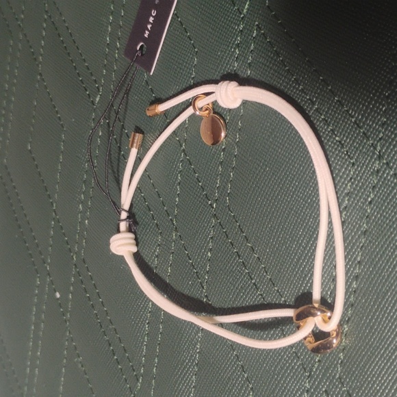 Marc By Marc Jacobs Cream and Gold Bracelet new with tags - Picture 2 of 4